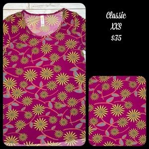 LuLaRoe Classic tee, size XXS, NWT!